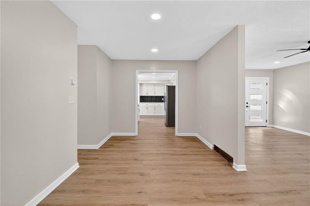 2217 S Cedar Avenue, Independence, MO 64052