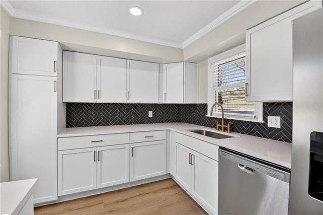 2217 S Cedar Avenue, Independence, MO 64052