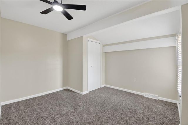 2217 S Cedar Avenue, Independence, MO 64052
