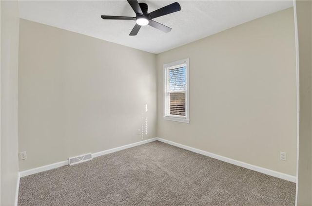 2217 S Cedar Avenue, Independence, MO 64052