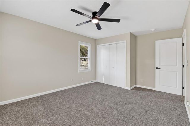 2217 S Cedar Avenue, Independence, MO 64052