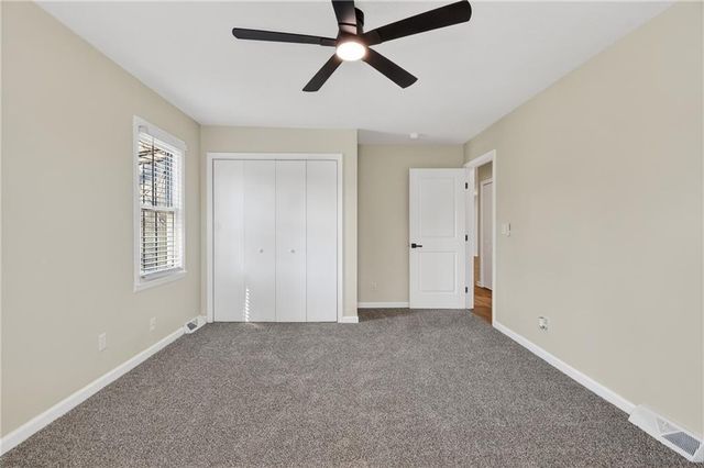 2217 S Cedar Avenue, Independence, MO 64052