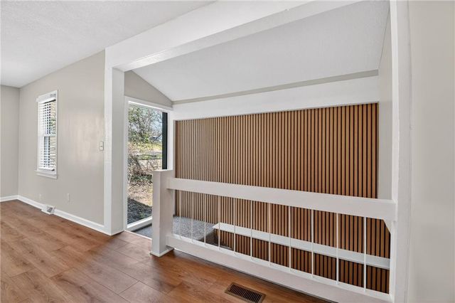 2217 S Cedar Avenue, Independence, MO 64052