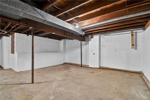 2217 S Cedar Avenue, Independence, MO 64052