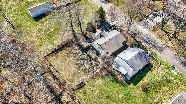 2217 S Cedar Avenue, Independence, MO 64052