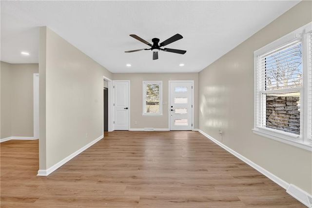 2217 S Cedar Avenue, Independence, MO 64052
