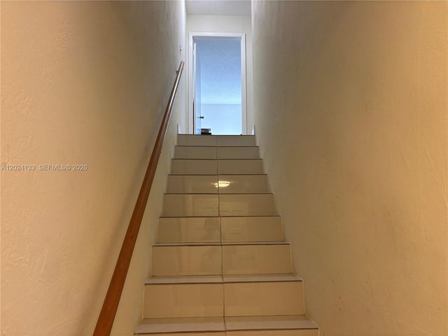 10806 N Kendall Dr P-26, Miami, FL 33176