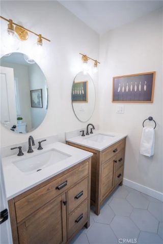 4279 Walton Avenue, Los Angeles, CA 90037