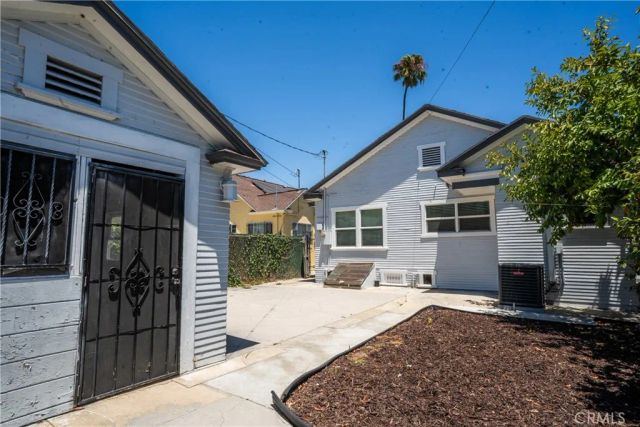 4279 Walton Avenue, Los Angeles, CA 90037