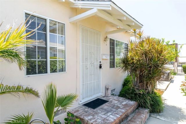 5618 Riverton Avenue, North Hollywood, CA 91601