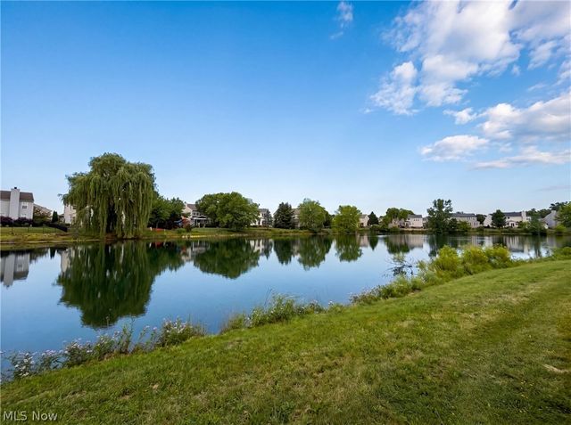 9660 Kingston Trail, Olmsted Falls, OH 44138