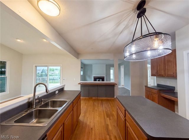 9660 Kingston Trail, Olmsted Falls, OH 44138