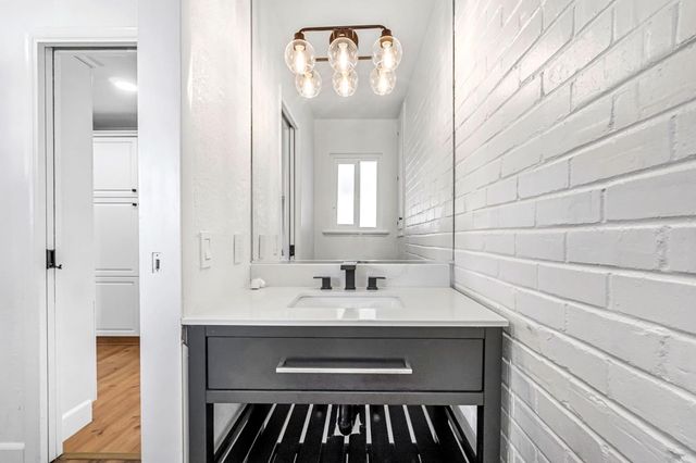 2482 Country Club, Selma, CA 93662