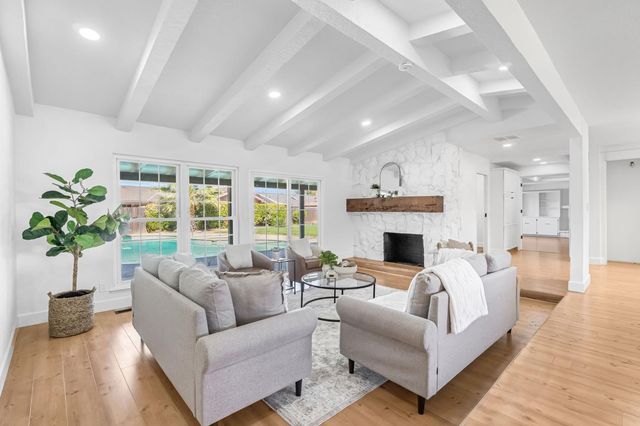 2482 Country Club, Selma, CA 93662