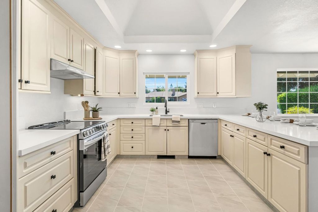 Image 11 of property listing at 2482 Country Club, Selma, CA 93662