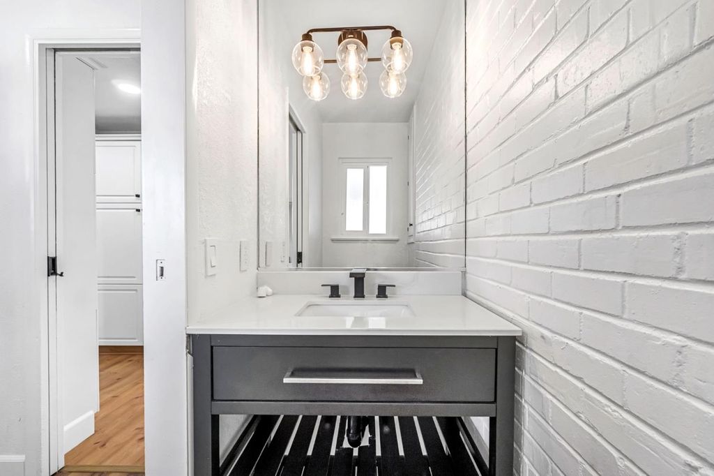 Image 16 of property listing at 2482 Country Club, Selma, CA 93662