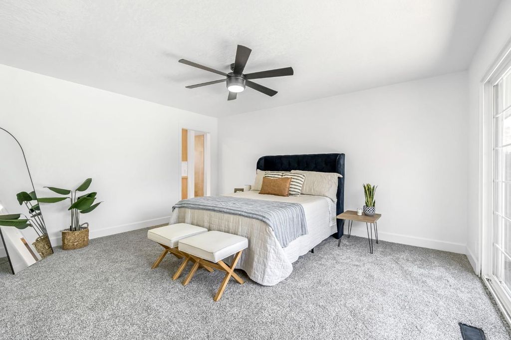 Image 27 of property listing at 2482 Country Club, Selma, CA 93662