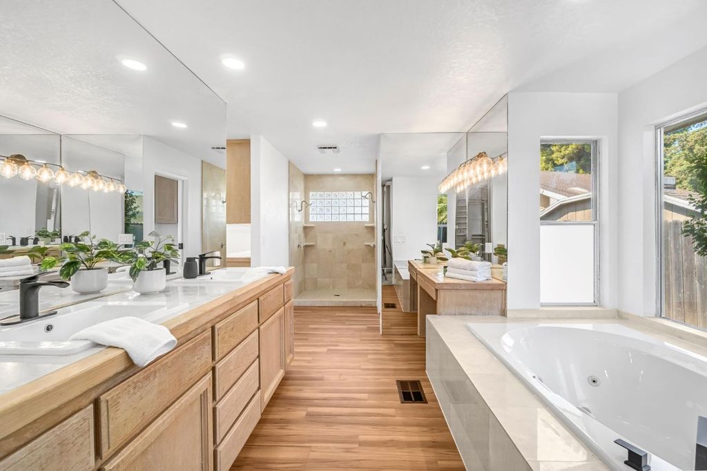 Image 31 of property listing at 2482 Country Club, Selma, CA 93662