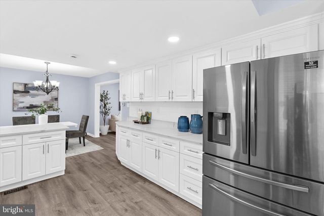 686 COLLEGE PKWY, Rockville, MD 20850