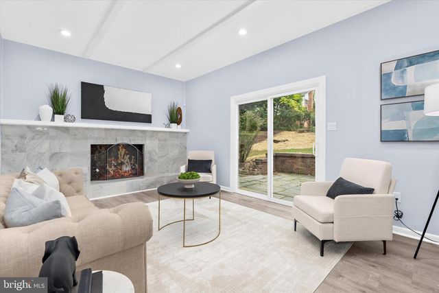 686 COLLEGE PKWY, Rockville, MD 20850