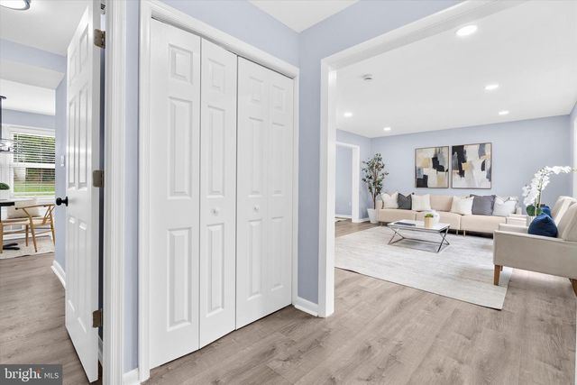 686 COLLEGE PKWY, Rockville, MD 20850