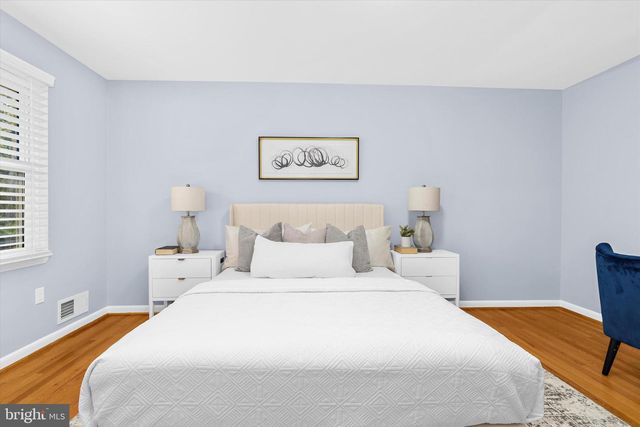 686 COLLEGE PKWY, Rockville, MD 20850