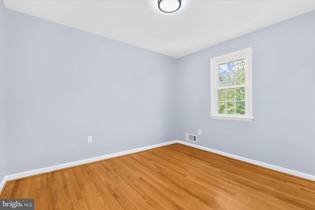 686 COLLEGE PKWY, Rockville, MD 20850