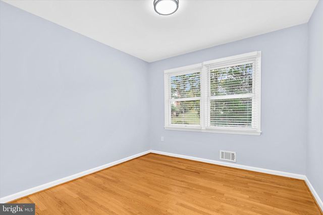 686 COLLEGE PKWY, Rockville, MD 20850