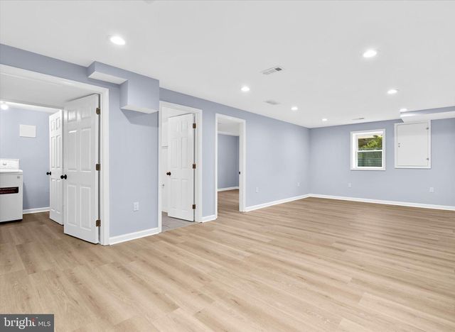 686 COLLEGE PKWY, Rockville, MD 20850