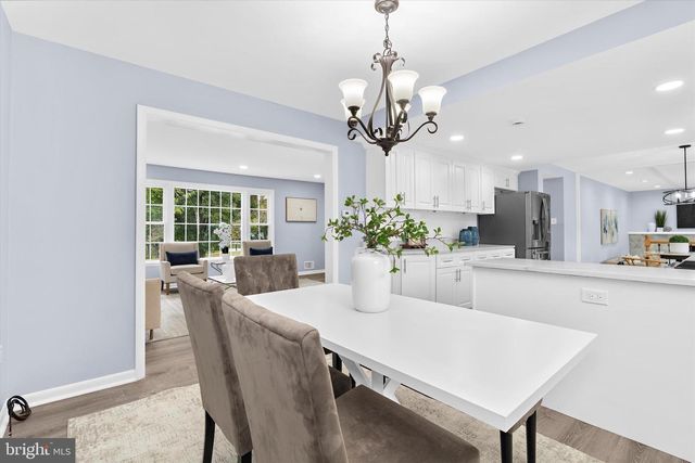 686 COLLEGE PKWY, Rockville, MD 20850