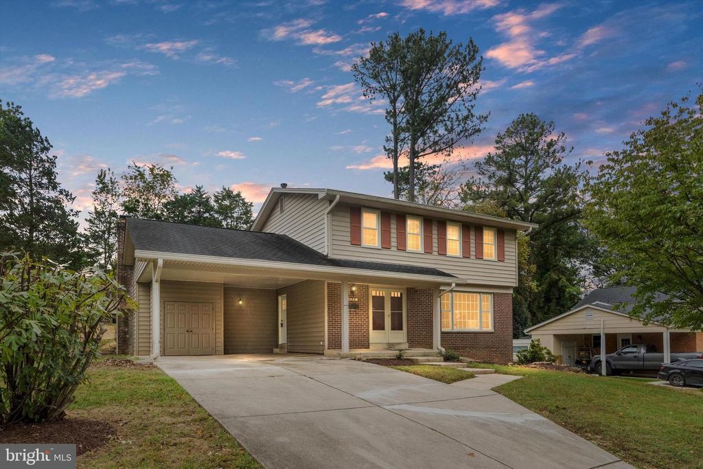 686 COLLEGE PKWY, Rockville, MD 20850