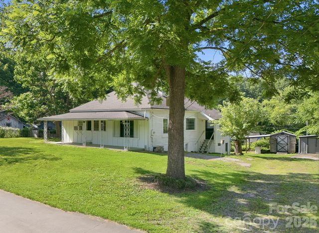 114 Old State Ten Road, Black Mountain, NC 28711