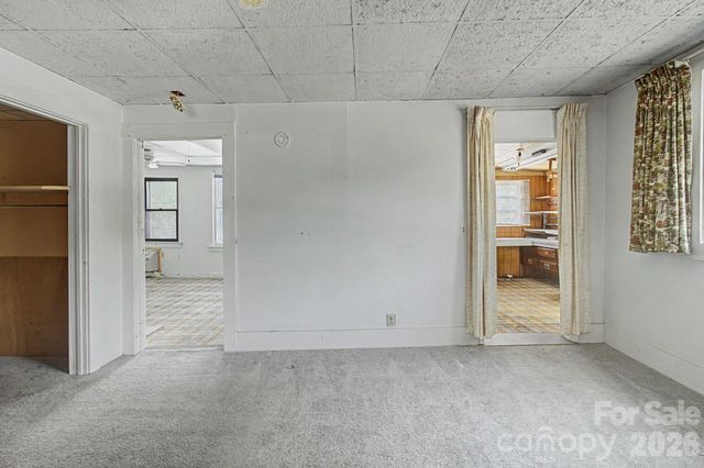 114 Old State Ten Road, Black Mountain, NC 28711