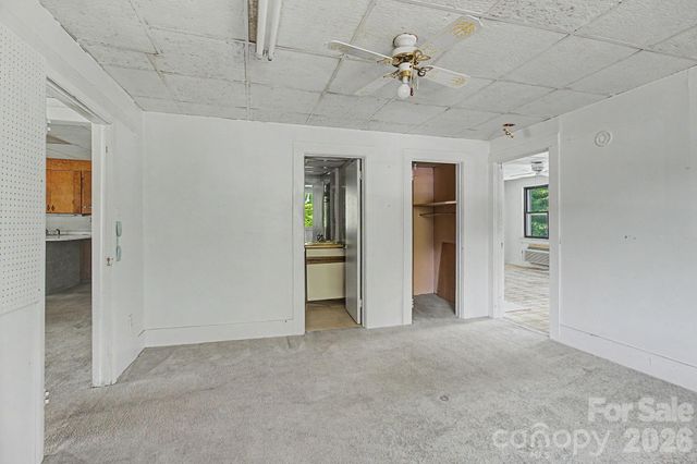 114 Old State Ten Road, Black Mountain, NC 28711