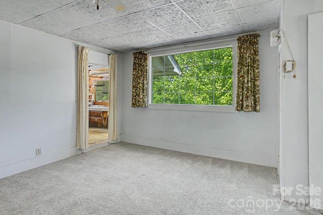 114 Old State Ten Road, Black Mountain, NC 28711