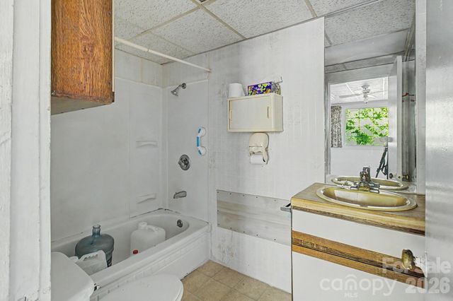 114 Old State Ten Road, Black Mountain, NC 28711