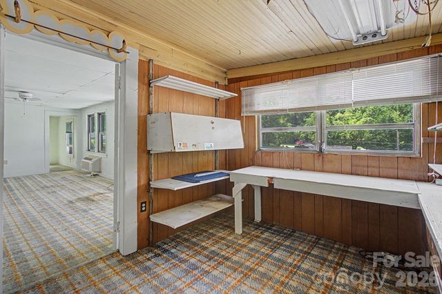 114 Old State Ten Road, Black Mountain, NC 28711