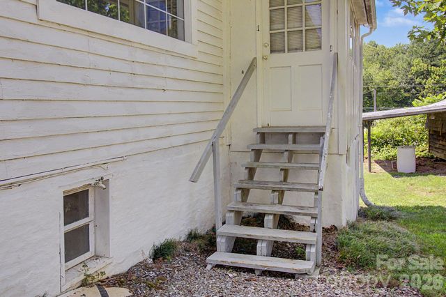 114 Old State Ten Road, Black Mountain, NC 28711