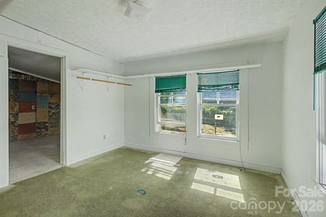 114 Old State Ten Road, Black Mountain, NC 28711