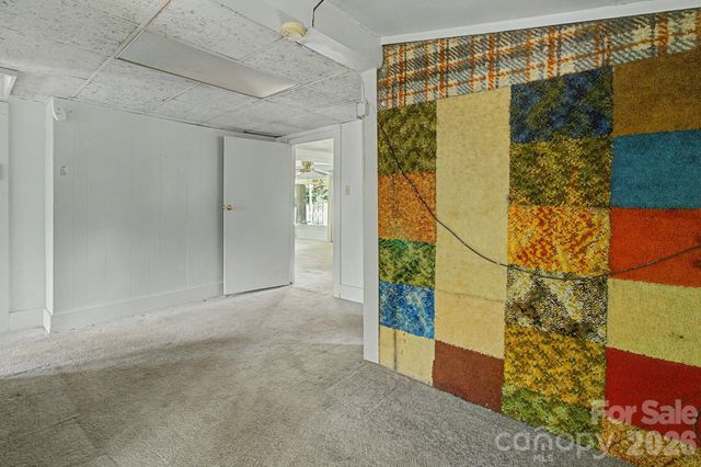 114 Old State Ten Road, Black Mountain, NC 28711
