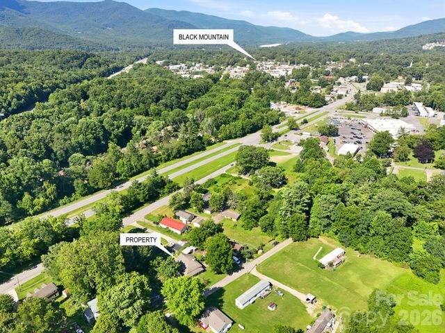 114 Old State Ten Road, Black Mountain, NC 28711