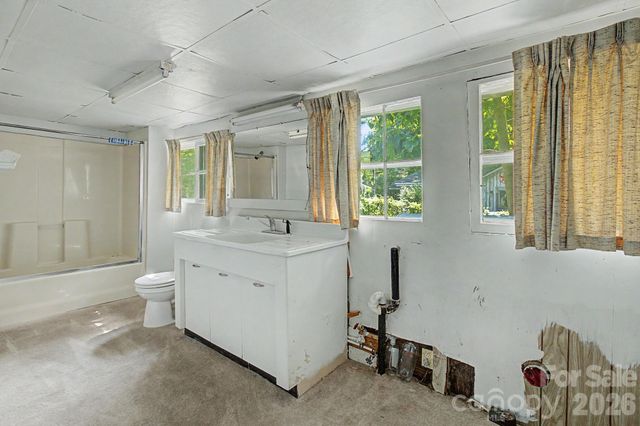 114 Old State Ten Road, Black Mountain, NC 28711