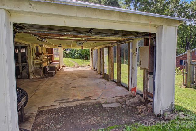 114 Old State Ten Road, Black Mountain, NC 28711