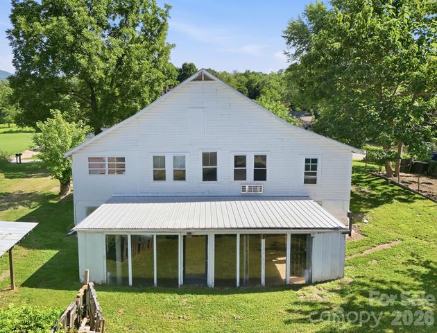 114 Old State Ten Road, Black Mountain, NC 28711