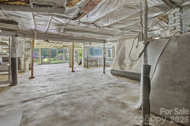 114 Old State Ten Road, Black Mountain, NC 28711