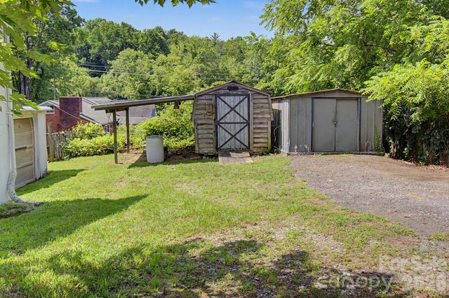 114 Old State Ten Road, Black Mountain, NC 28711