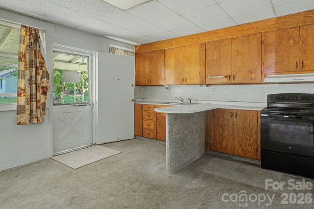 114 Old State Ten Road, Black Mountain, NC 28711