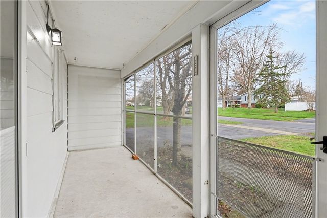 37 Nurmi Drive, Greece, NY 14616