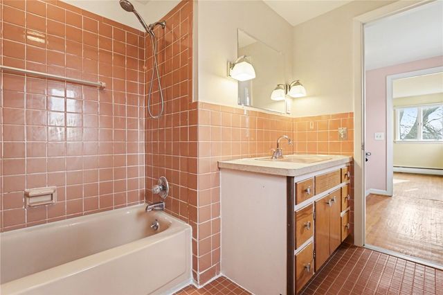 37 Nurmi Drive, Greece, NY 14616