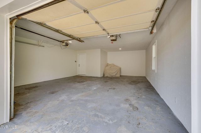 215 Dotson Lane, Church Hill, TN 37642